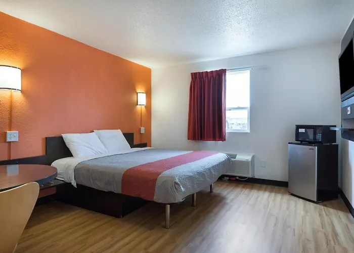 6-lincoln, Il Hotel