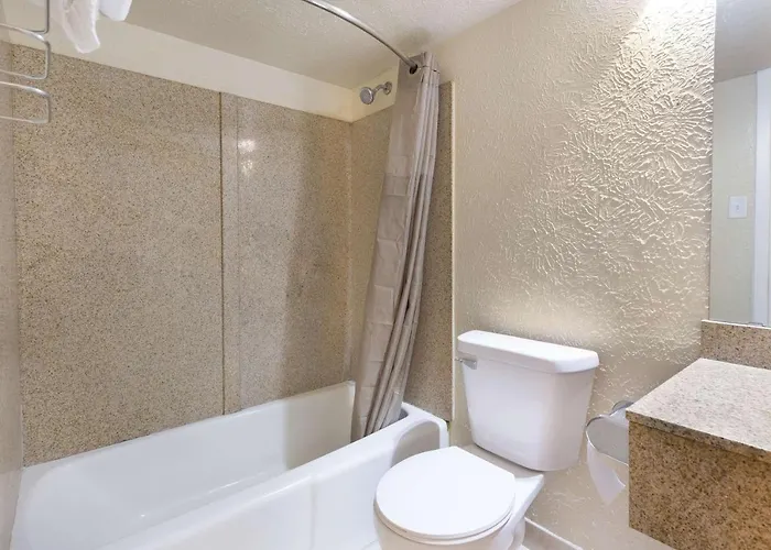 6-lincoln, Il Hotel 2*