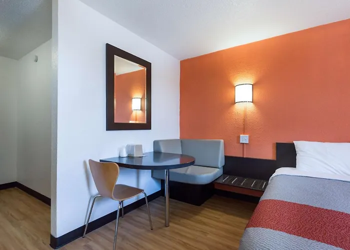 6-lincoln, Il Hotel